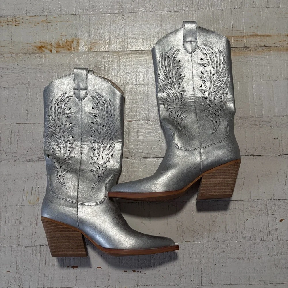 Mi.iM Metallic Silver Cowboy Boots NEW‎ size 6.5 Cutout Detail Western Festival